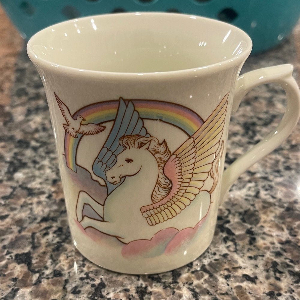 Vintage Unicorn and Rainbow Ceramic Mug 🌺